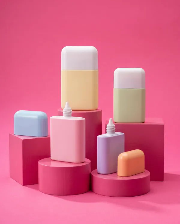 Mat Özel Formlu Vidalı Kapaklı Şişe 30–50 ml