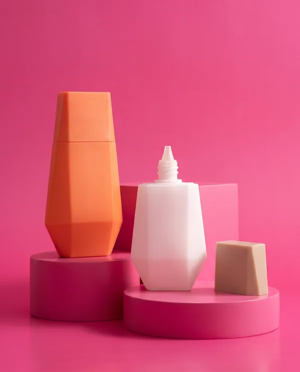 Mat Özel Formlu Vidalı Kapaklı Şişe 30–50 ml